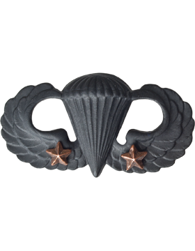 Black Metal Badge Parachutist with  2 Combat Stars